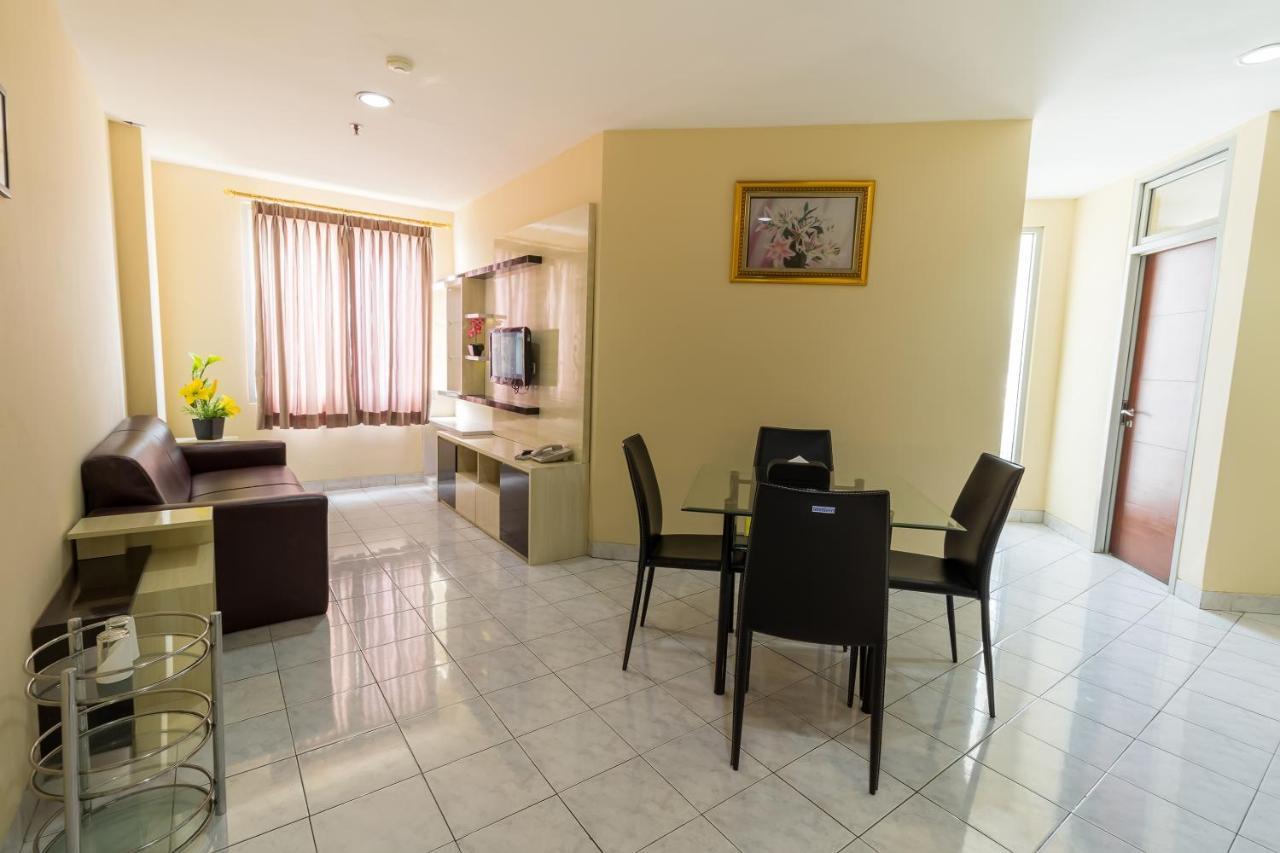 Hotel Golden Sky Pluit Джакарта Екстер'єр фото