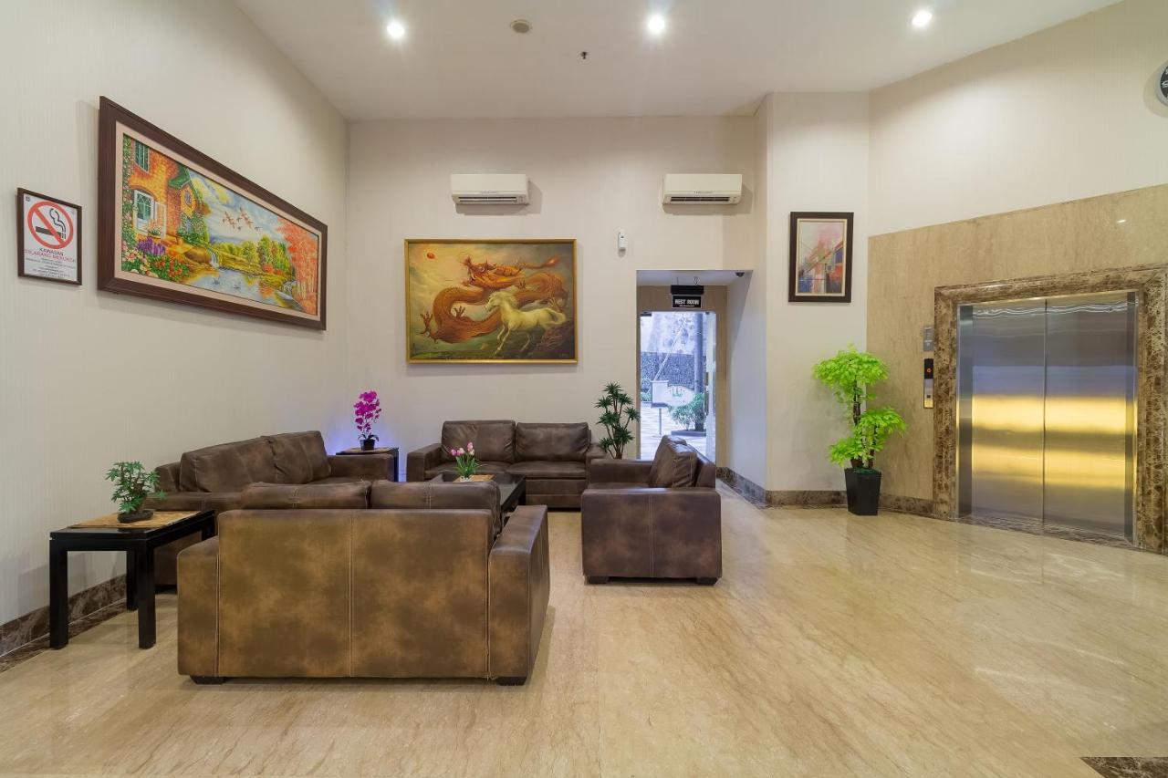 Hotel Golden Sky Pluit Джакарта Екстер'єр фото