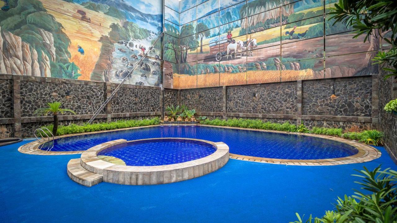 Hotel Golden Sky Pluit Джакарта Екстер'єр фото